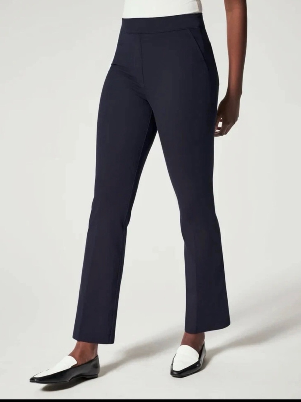 NWT SPANX On-The-Go Kick Flare Pants in Classic Navy - Size Medium Petite